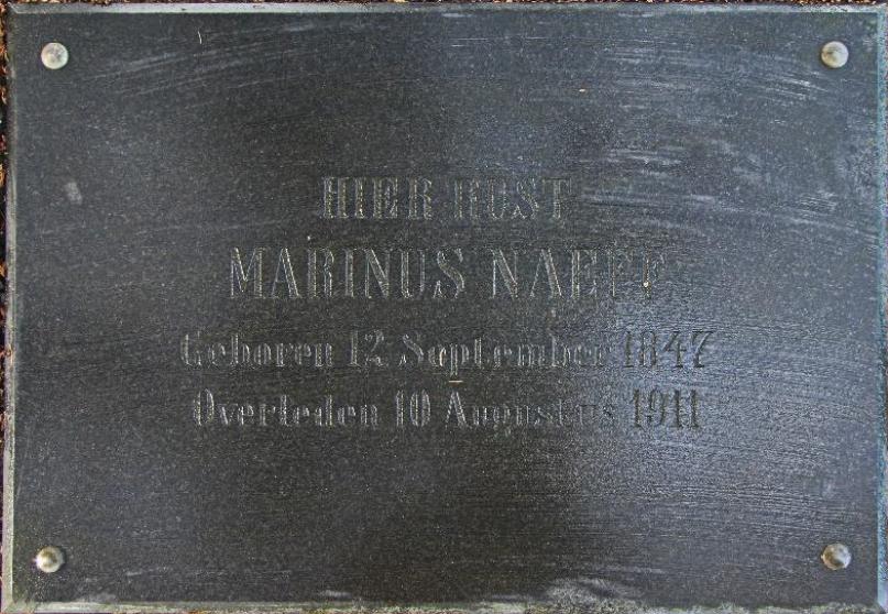 Grafsteen Marinus naeff