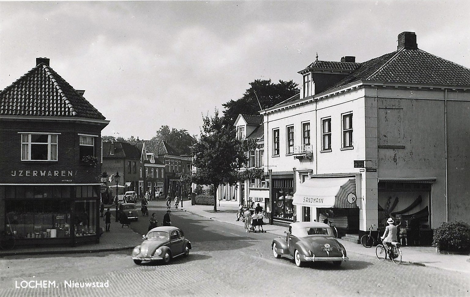 Pleintje voor Albert Heiijn